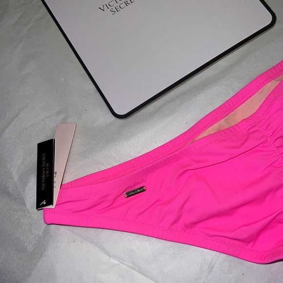 (L) VICTORIA'S SECRET Swim Bottom Ruched Back - Picture 5 of 10
